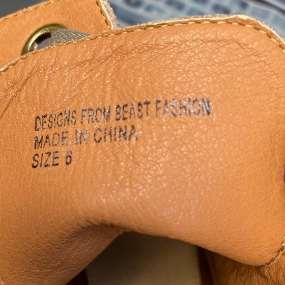 Beast boot from Buckle. Taupe color w/coppery gold detail 2.5” heel. size 6 NWOB - Picture 16 of 16